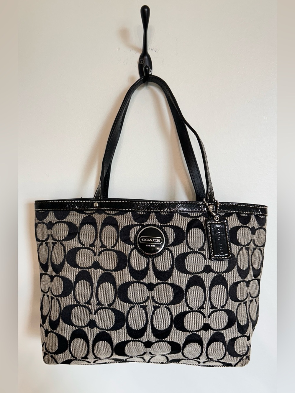 COACH SIGNATURE SMALL TOTE STYLE HAND BAG